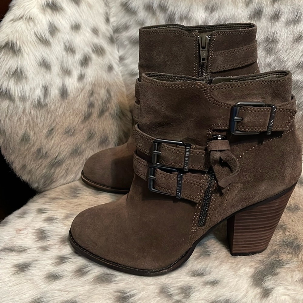 Gianni Bini booties
